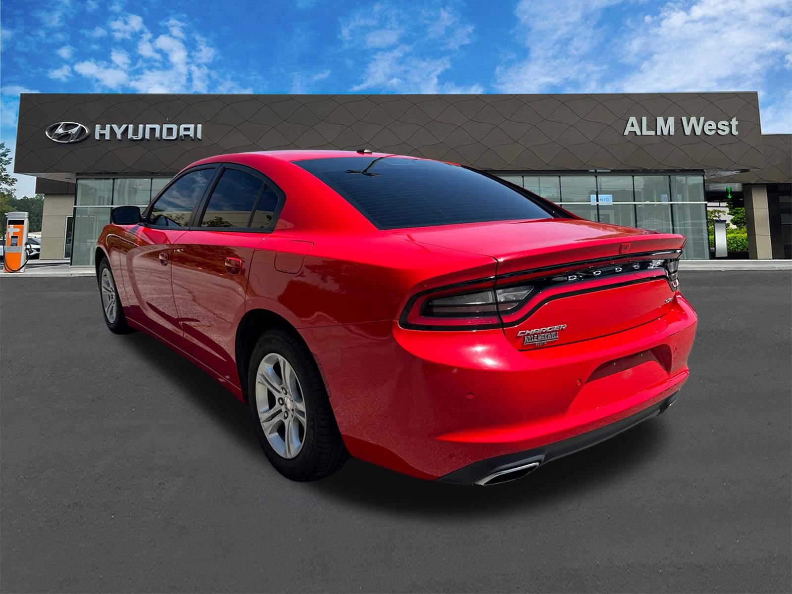 Used 2018 Dodge Charger SXT RWD image 7