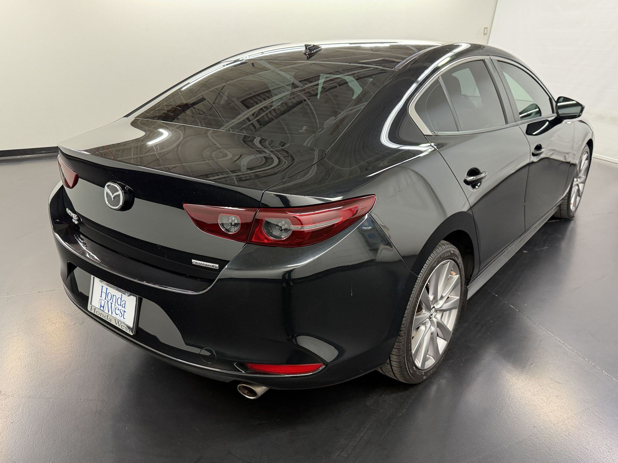 Used 2020 MAZDA MAZDA3 AWD Sedan w/ Preferred Package image 9