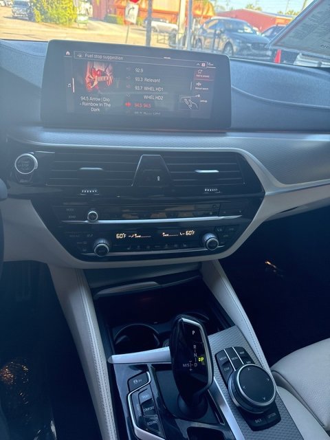 Used 2020 BMW M550i xDrive w/ Executive Package image 18