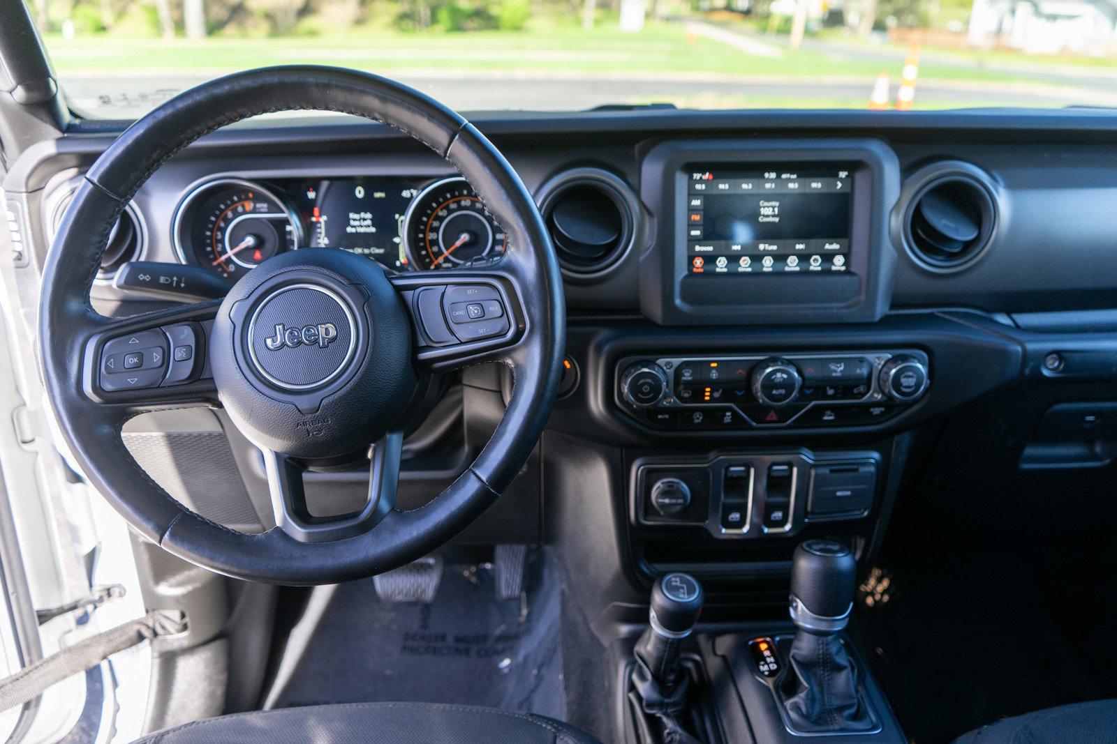Used 2022 Jeep Wrangler Willys AWD/4WD image 12