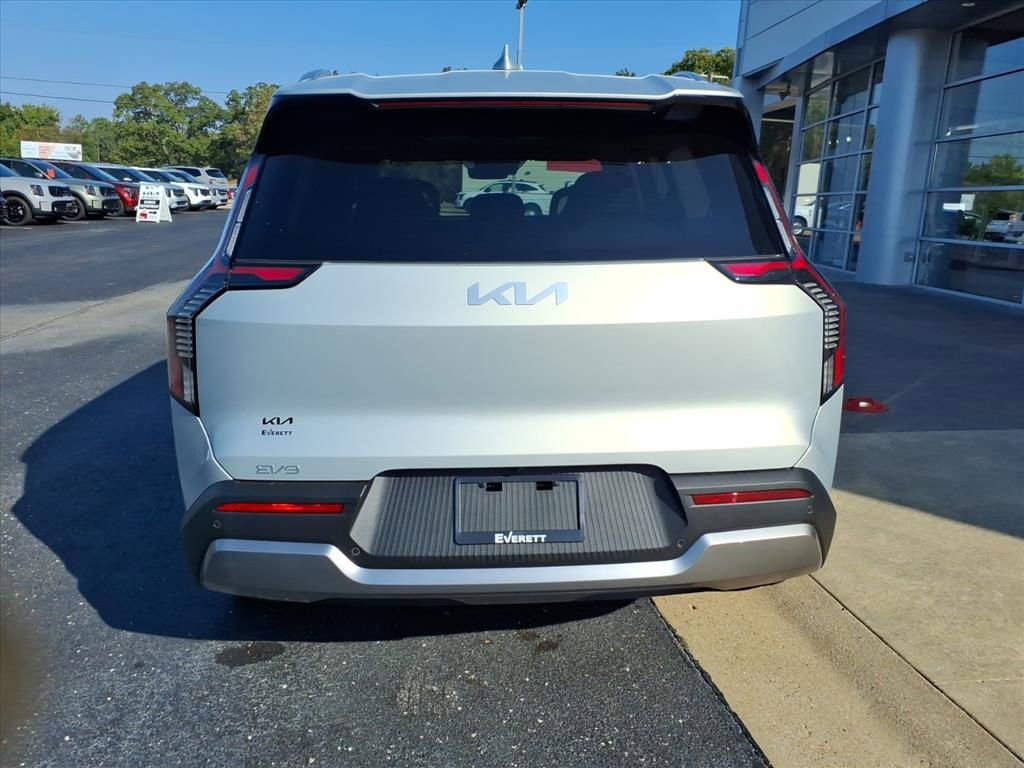 New 2026 Kia EV9 Wind AWD/4WD image 5