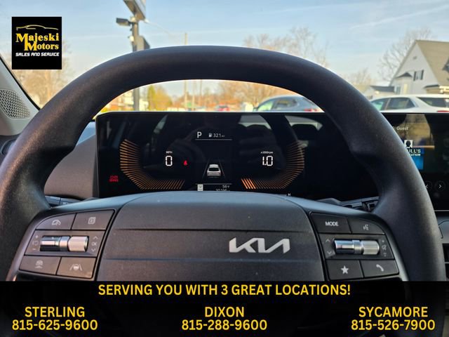 Used 2025 Kia K4 LXS image 23