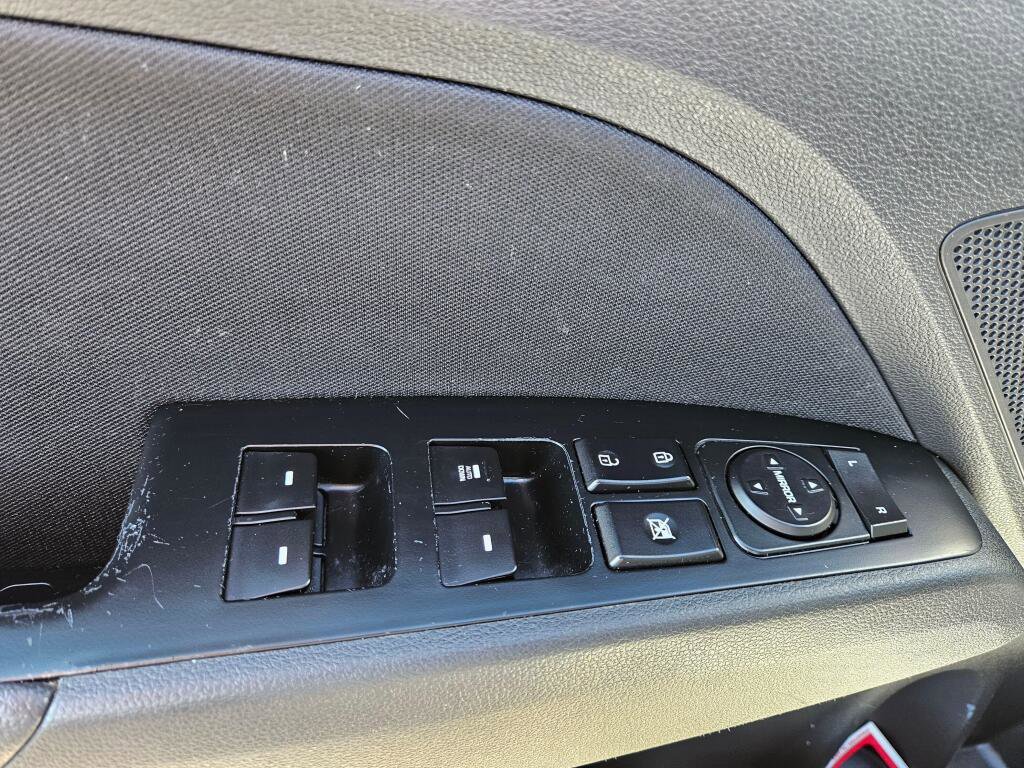 Used 2018 Hyundai Elantra SEL w/ Cargo Package FWD image 17