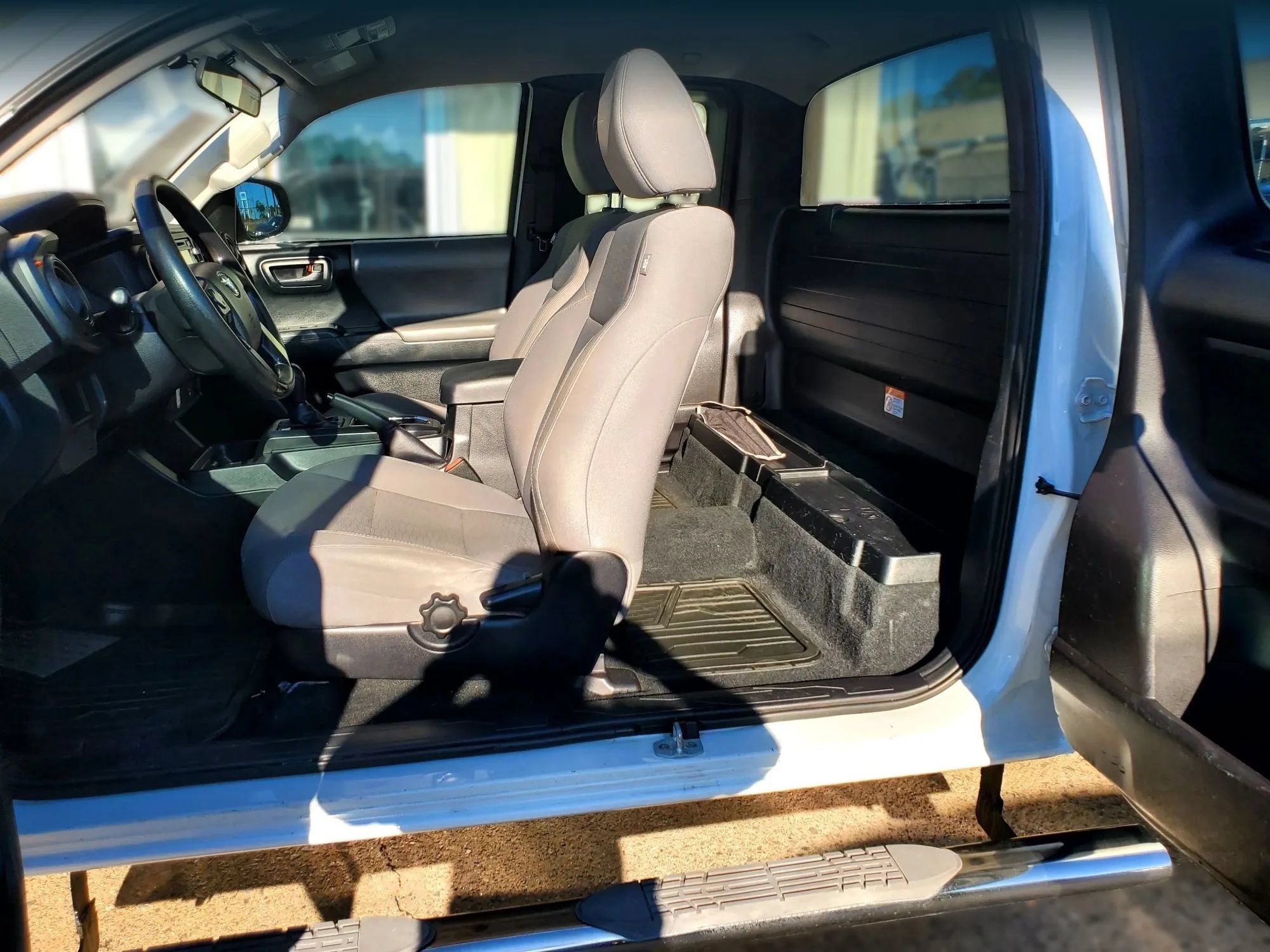 Used 2016 Toyota Tacoma SR RWD image 37