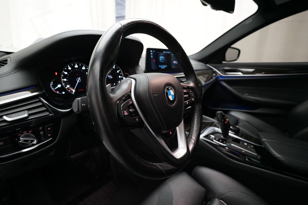 Used 2018 BMW 540i xDrive image 8