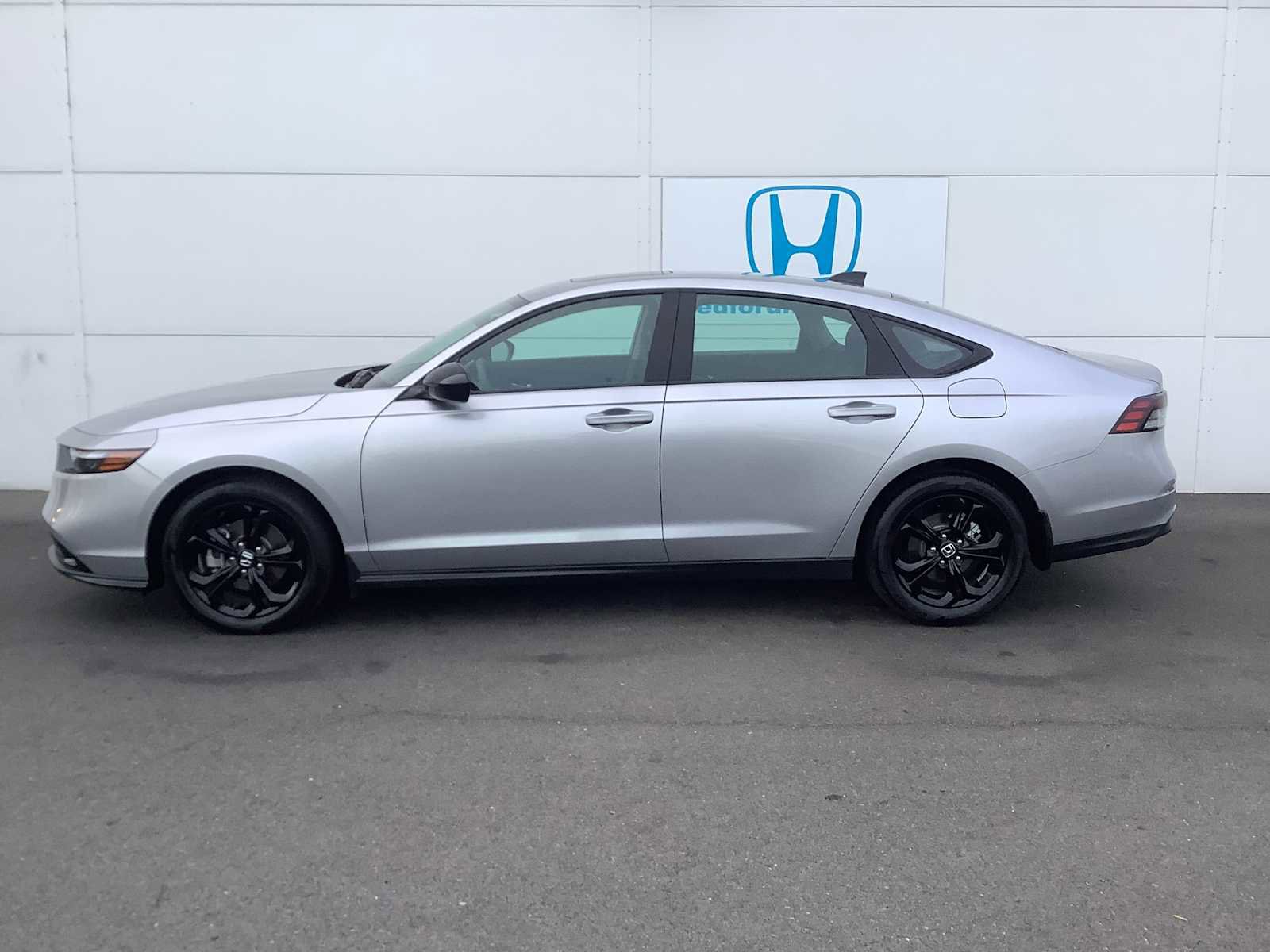 Certified 2025 Honda Accord SE image 2