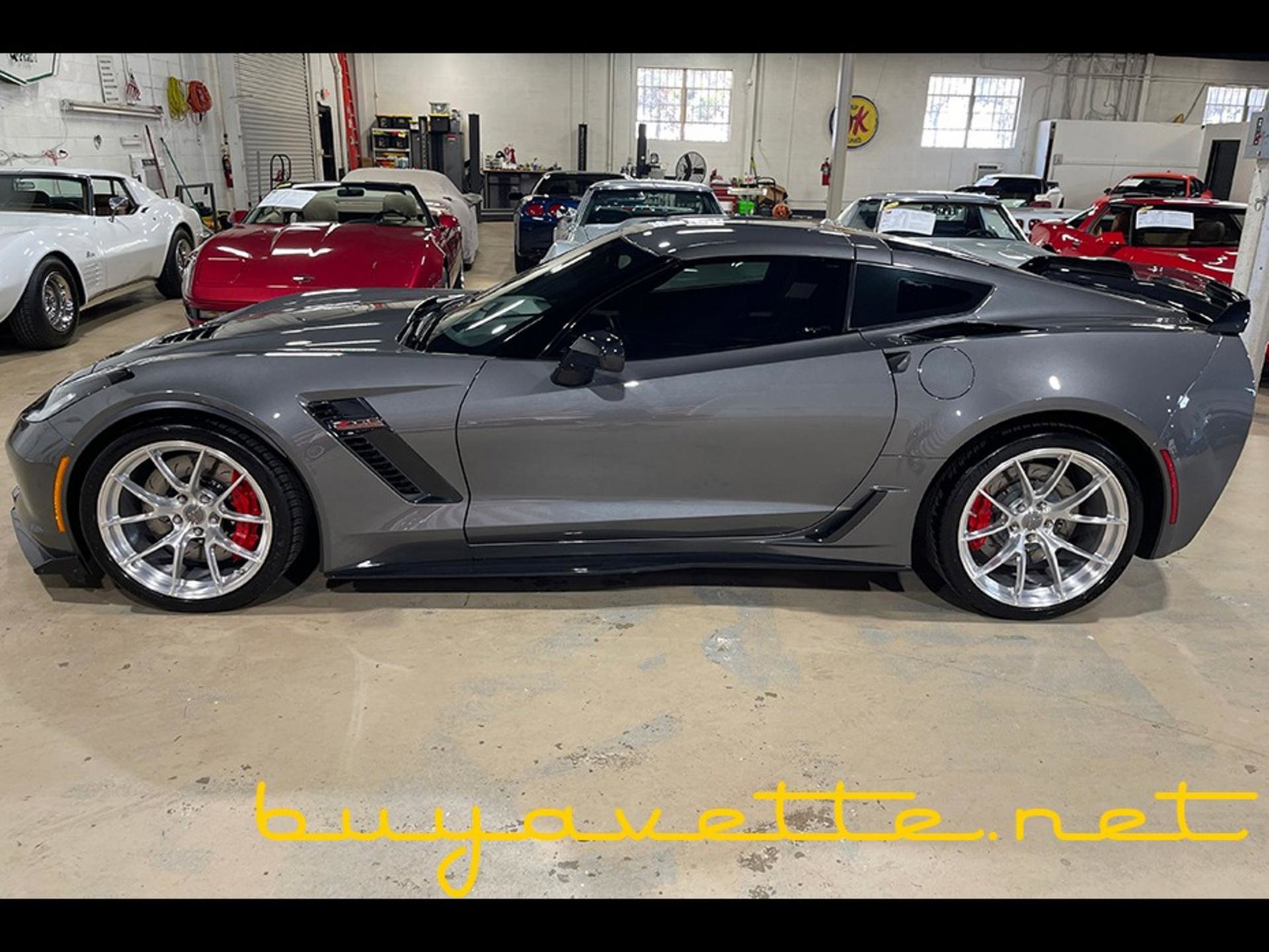 Used 2015 Chevrolet Corvette Z06 w/ 2LZ Preferred Equipment Group image 6