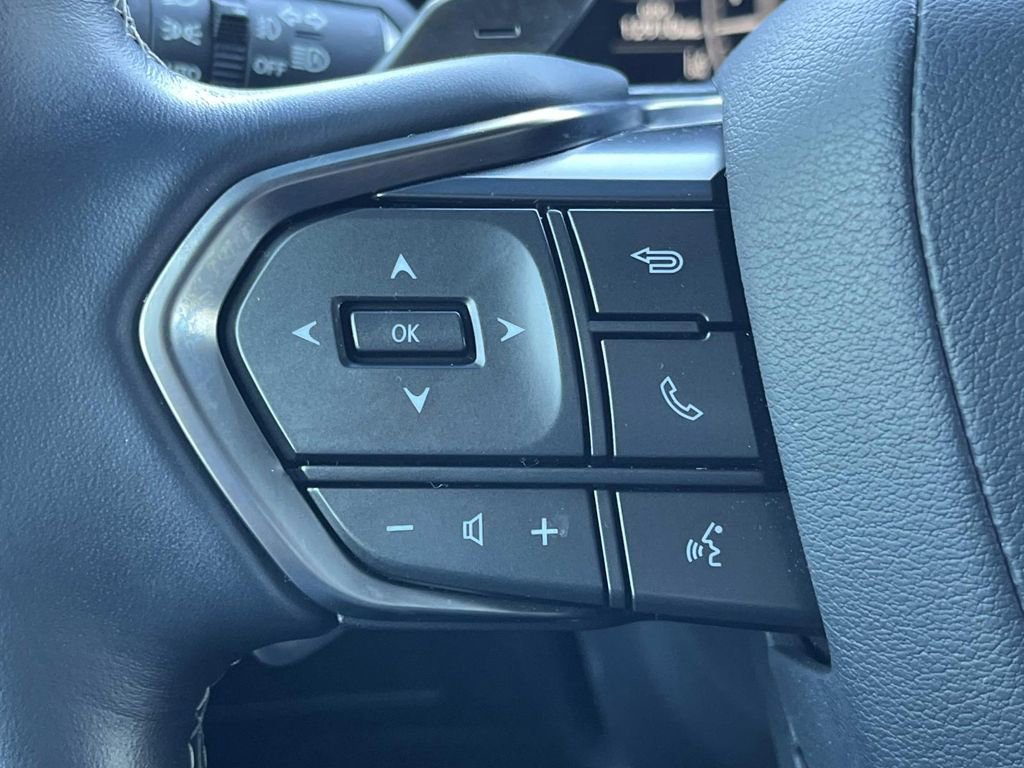 Used 2023 Lexus LX 600 4WD w/ Luxury Package image 34