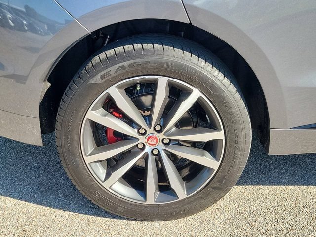 Used 2023 Jaguar F-PACE R-Dynamic S AWD/4WD image 10
