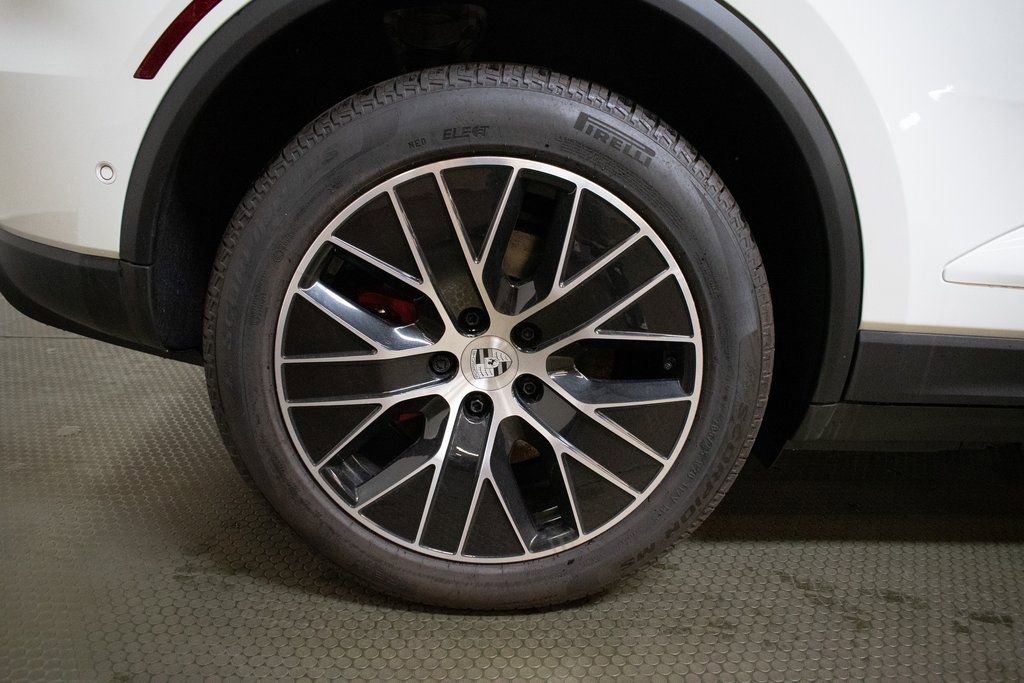 Used 2025 Porsche Macan 4S Electric image 16