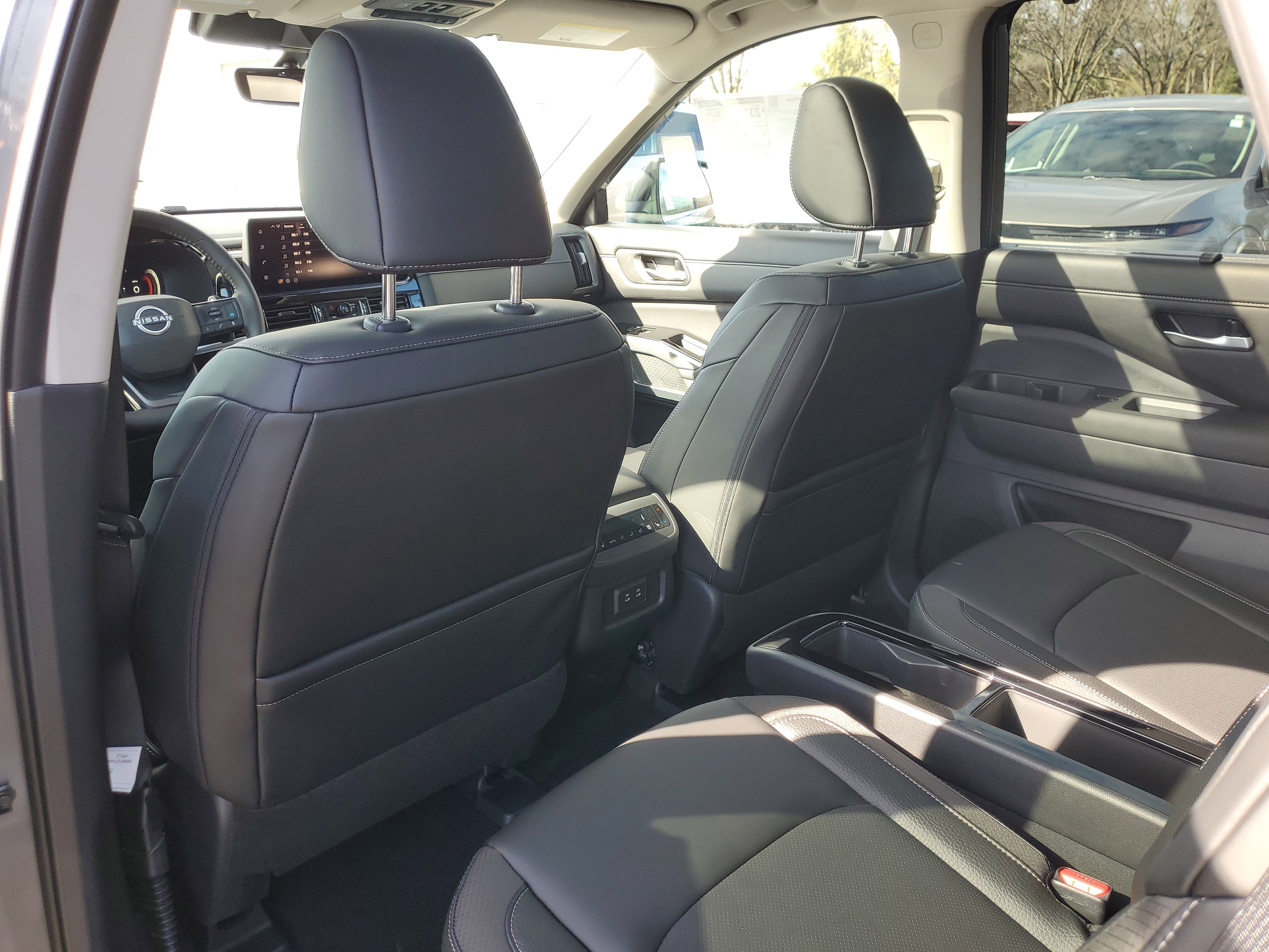 New 2026 Nissan Pathfinder SL w/ SL Premium Package image 29