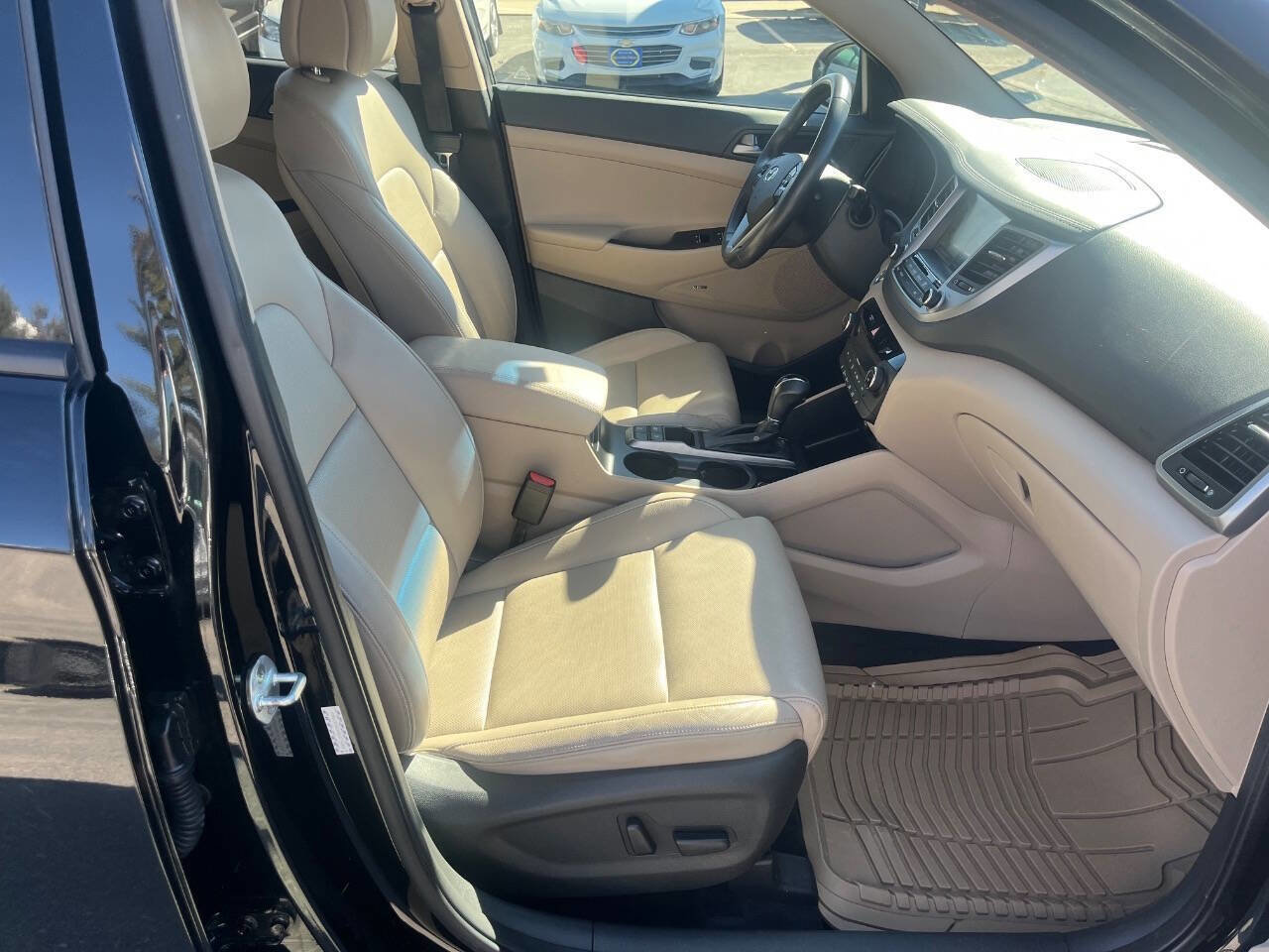Used 2017 Hyundai Tucson Limited image 12