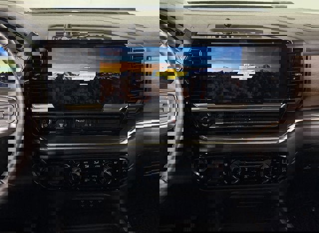 Used 2024 Chevrolet Silverado 3500 High Country w/ Technology Package AWD/4WD image 11