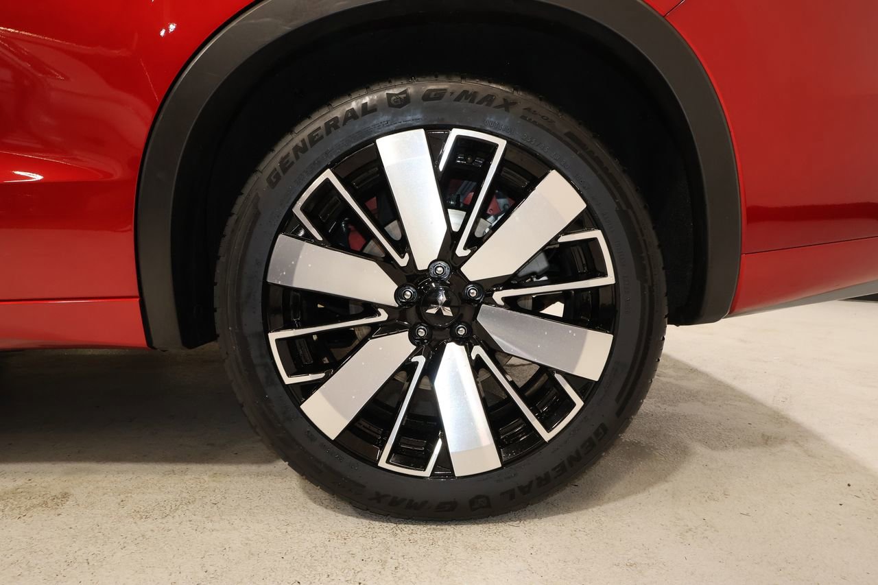 Used 2025 Mitsubishi Outlander SEL FWD image 36