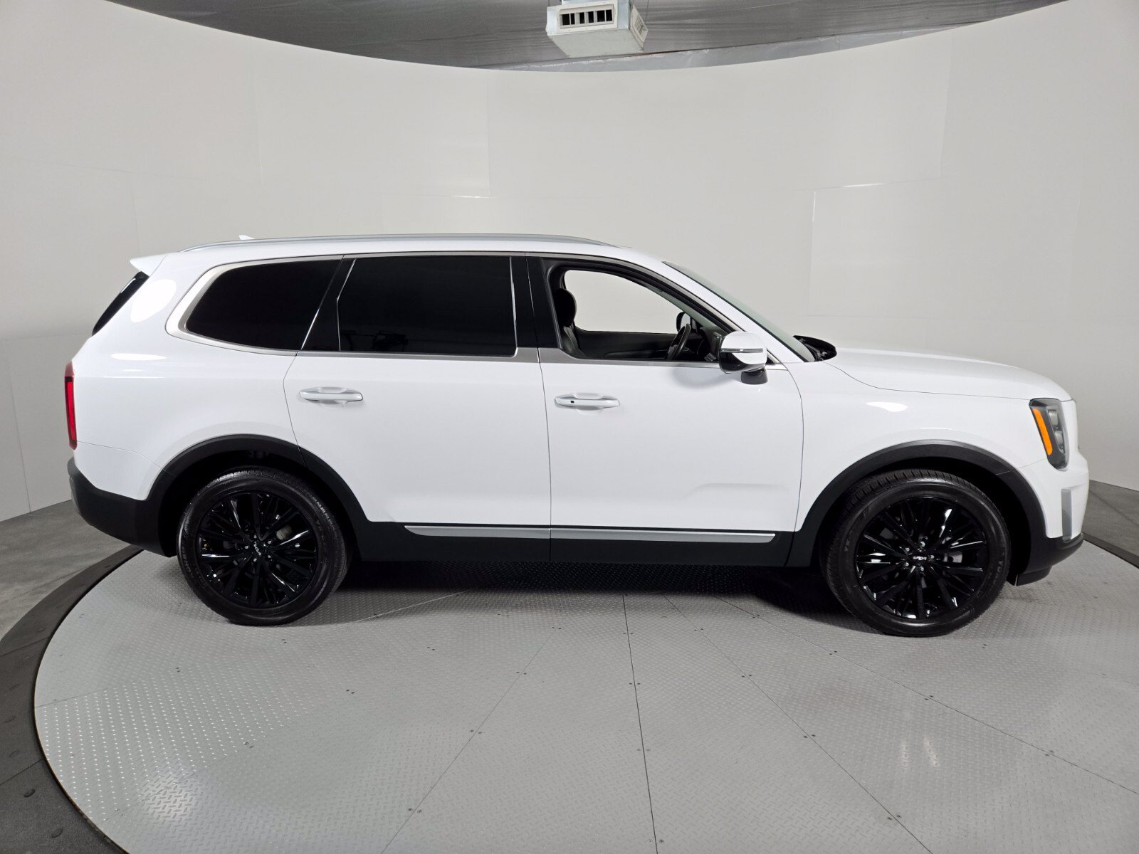 Used 2022 Kia Telluride SX FWD image 3