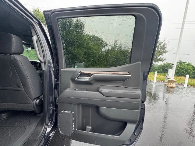 New 2025 GMC Sierra 1500 Elevation image 28
