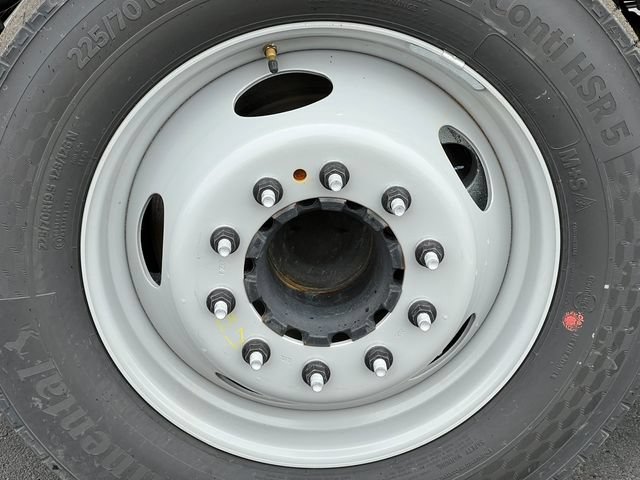 New 2025 Ford F450 XL w/ XL Chrome Package RWD image 5