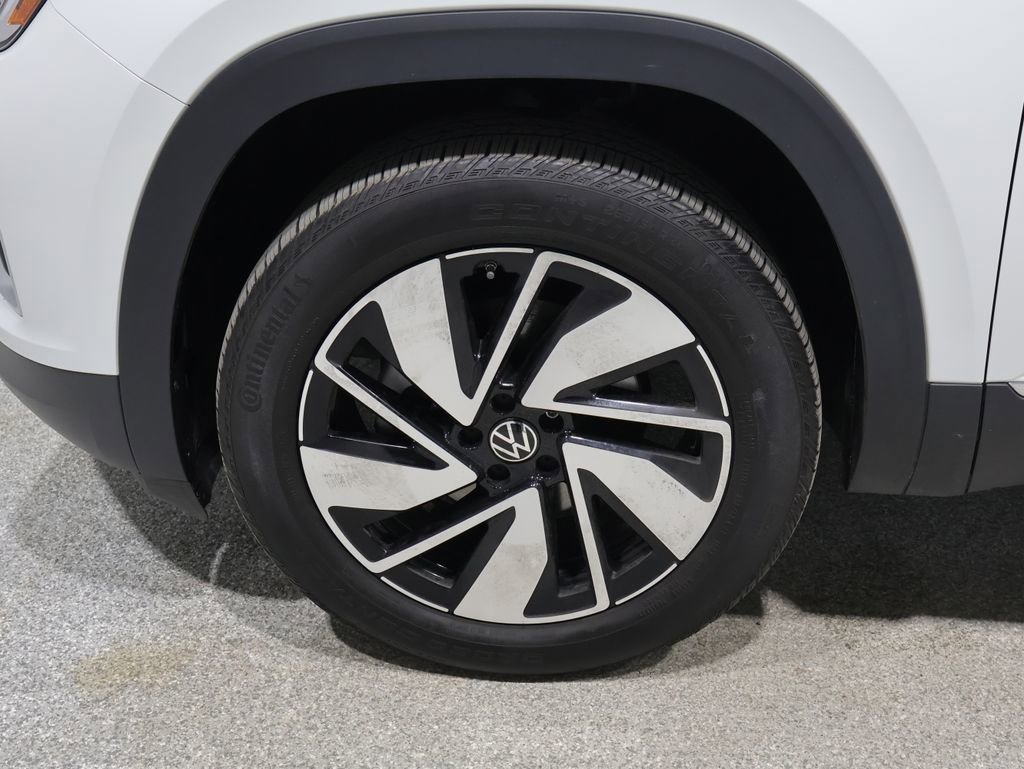Used 2025 Volkswagen Atlas SEL AWD/4WD image 7