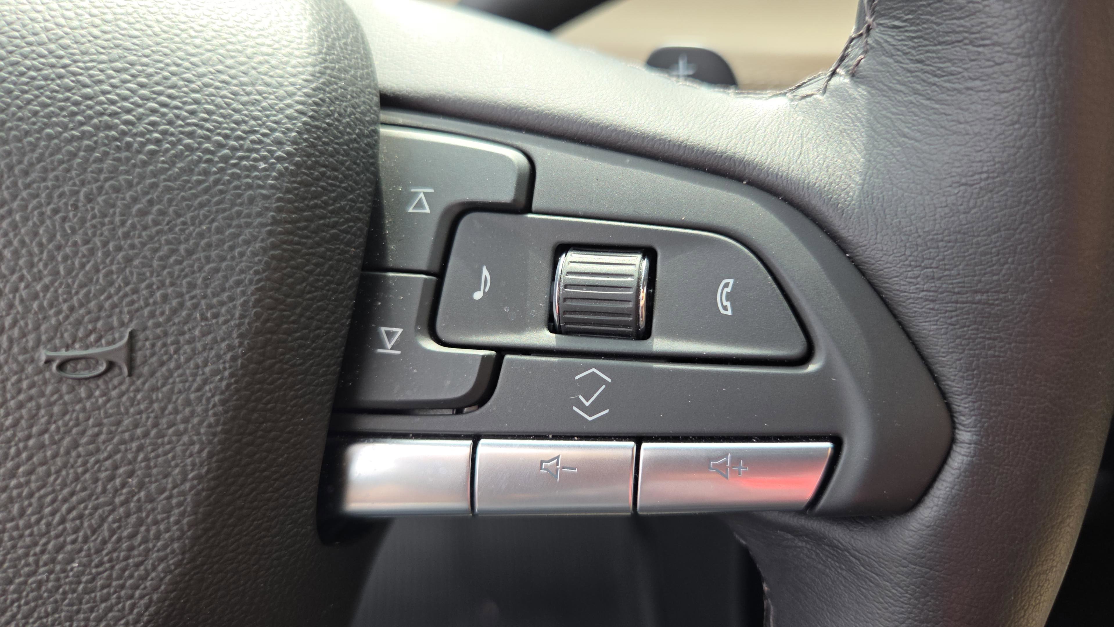 Used 2024 Cadillac XT4 Premium Luxury w/ Cold Weather Package image 9