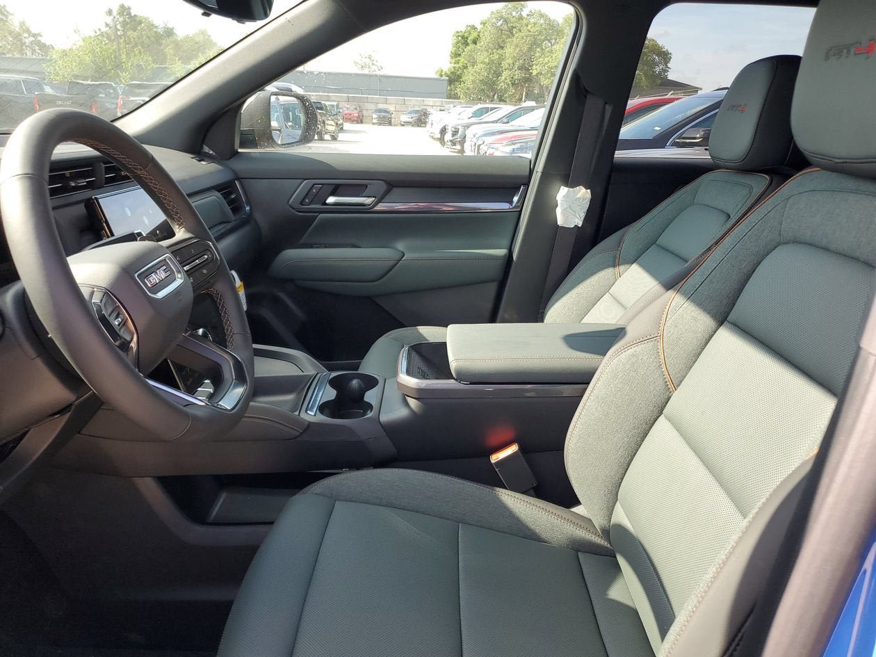 New 2026 GMC Terrain AT4 w/ Technology Package II AWD/4WD image 19