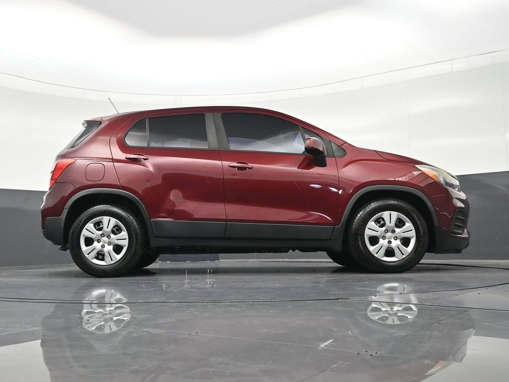 Used 2017 Chevrolet Trax LS FWD image 29