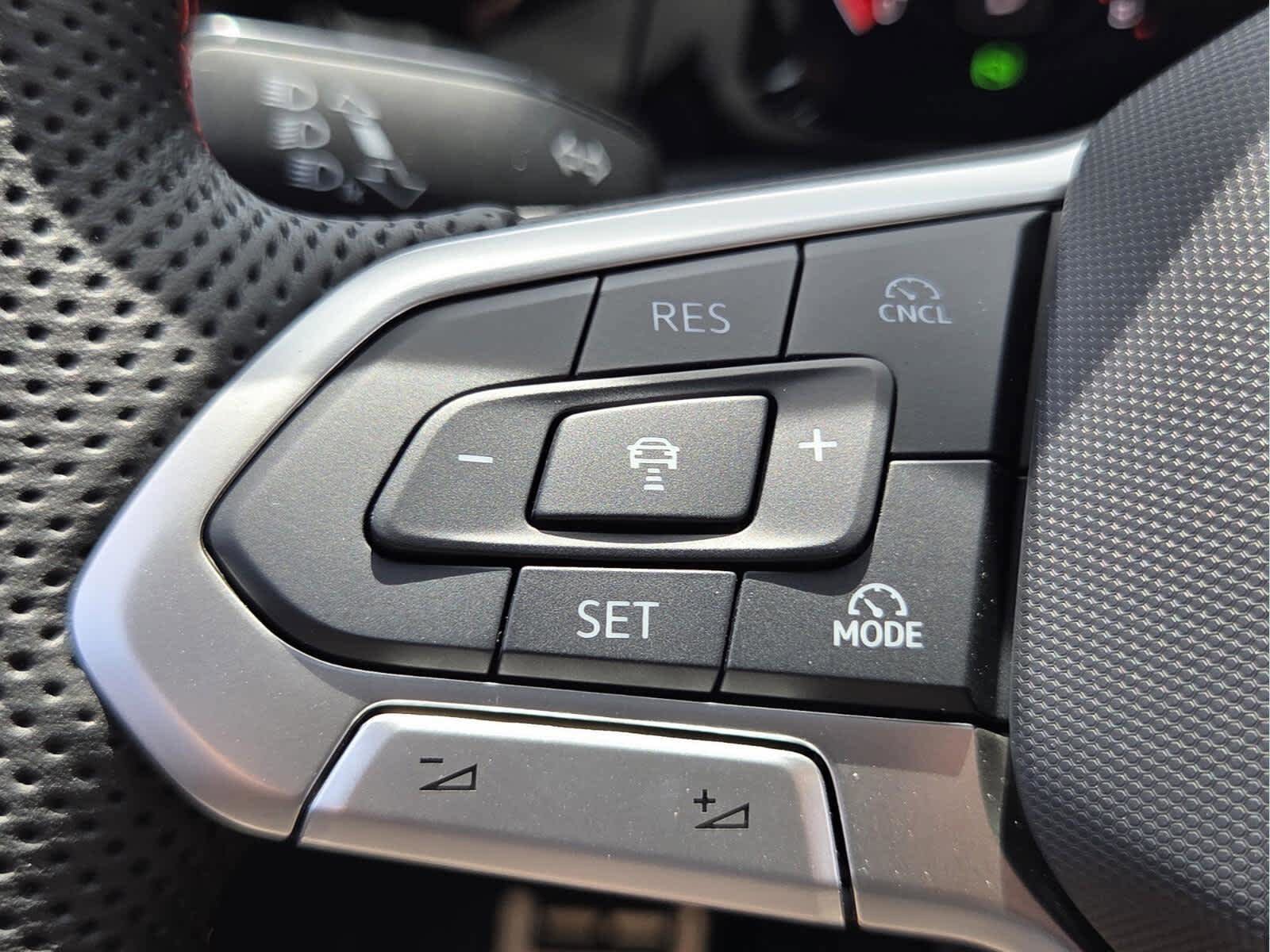 New 2026 Volkswagen GTI SE FWD image 30