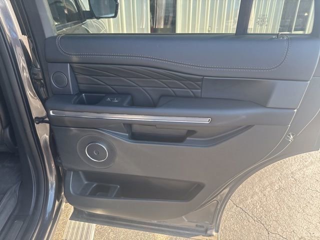 Used 2021 Ford Expedition Platinum image 29