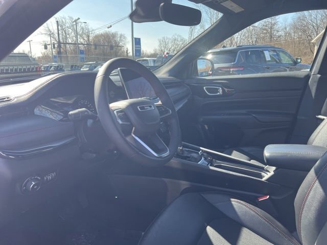 Used 2024 Jeep Compass Trailhawk AWD/4WD image 2