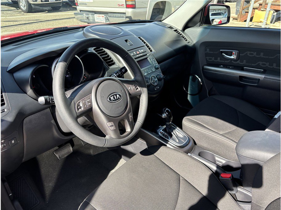 Used 2012 Kia Soul + image 12