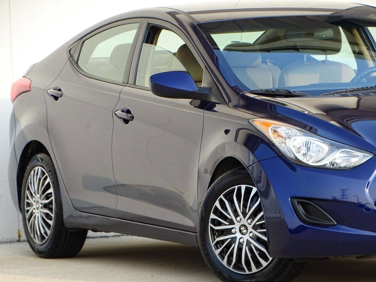 Used 2013 Hyundai Elantra GLS FWD image 31