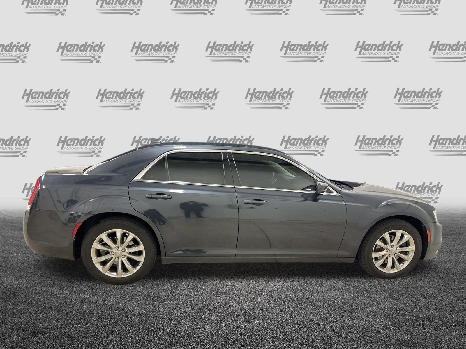 Used 2015 Chrysler 300 Limited w/ Driver Convenience Group image 11