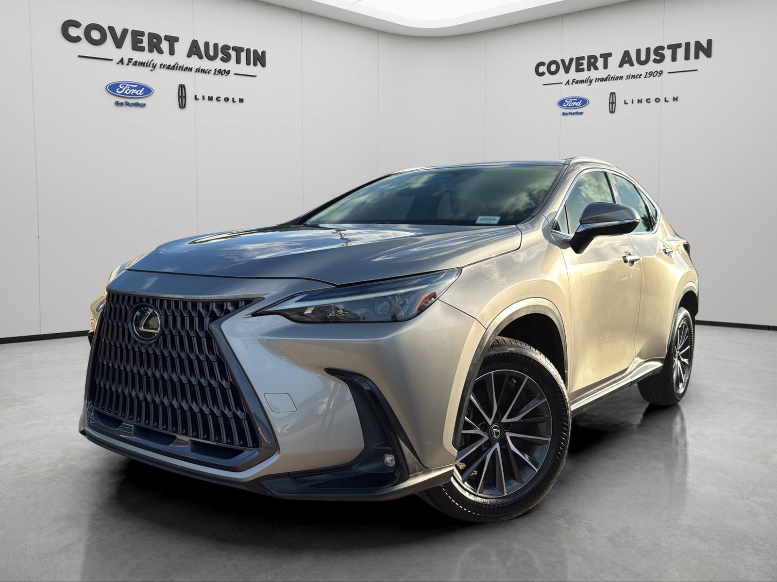 Used 2022 Lexus NX 250 FWD w/ Towing Package (2000 Lbs)