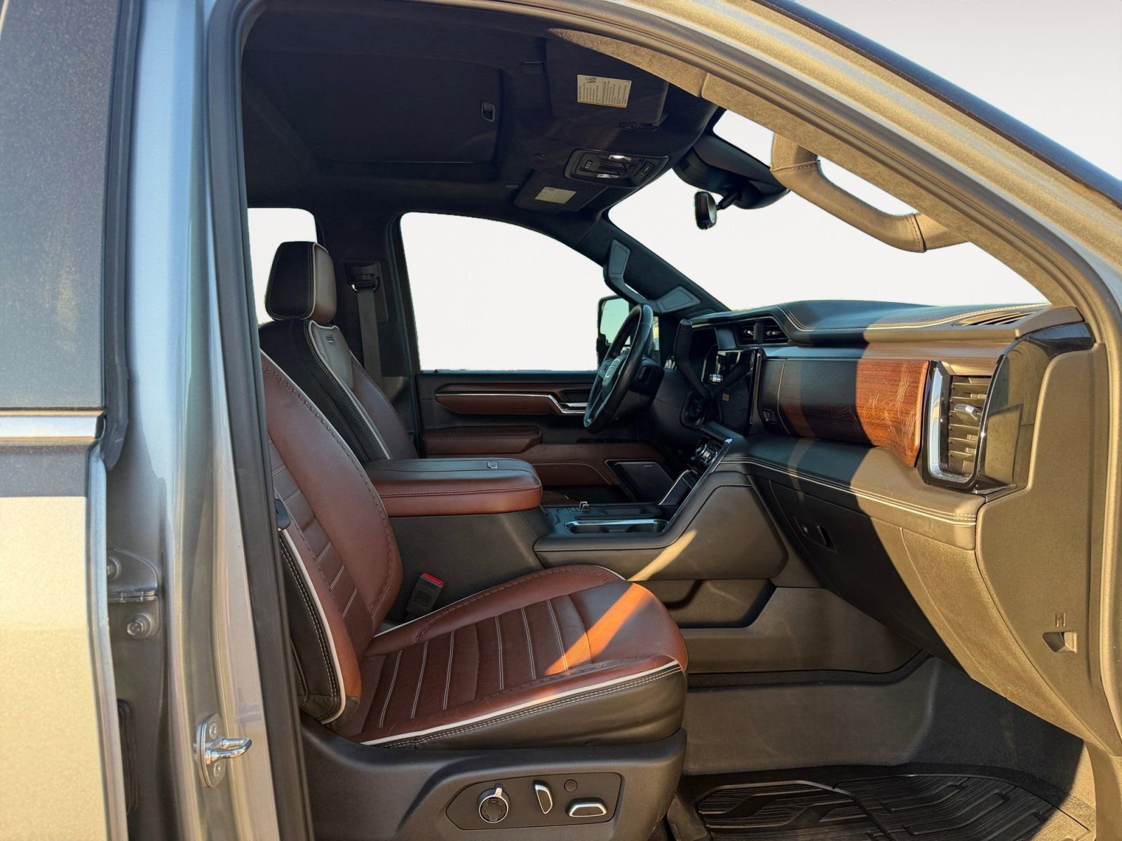 Used 2024 GMC Sierra 2500 Denali Ultimate image 15