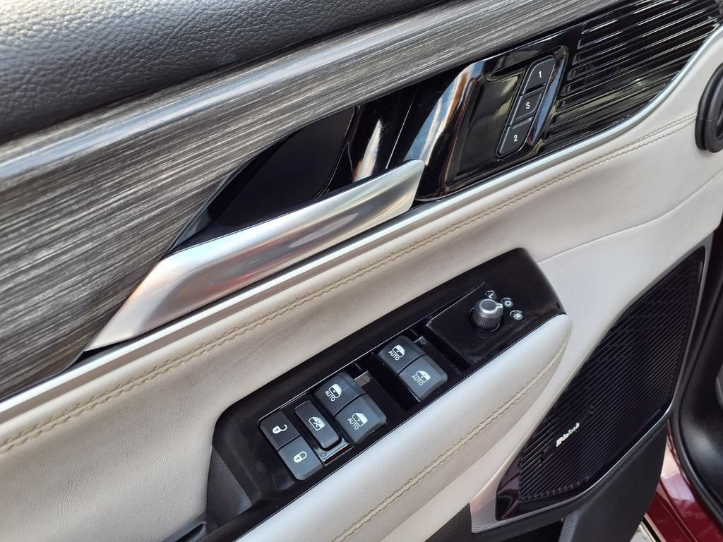 Certified 2024 Jeep Wagoneer Series III w/ Premium Group I AWD/4WD image 19