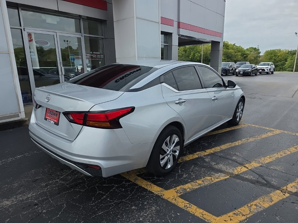 Used 2024 Nissan Altima 2.5 S FWD image 3
