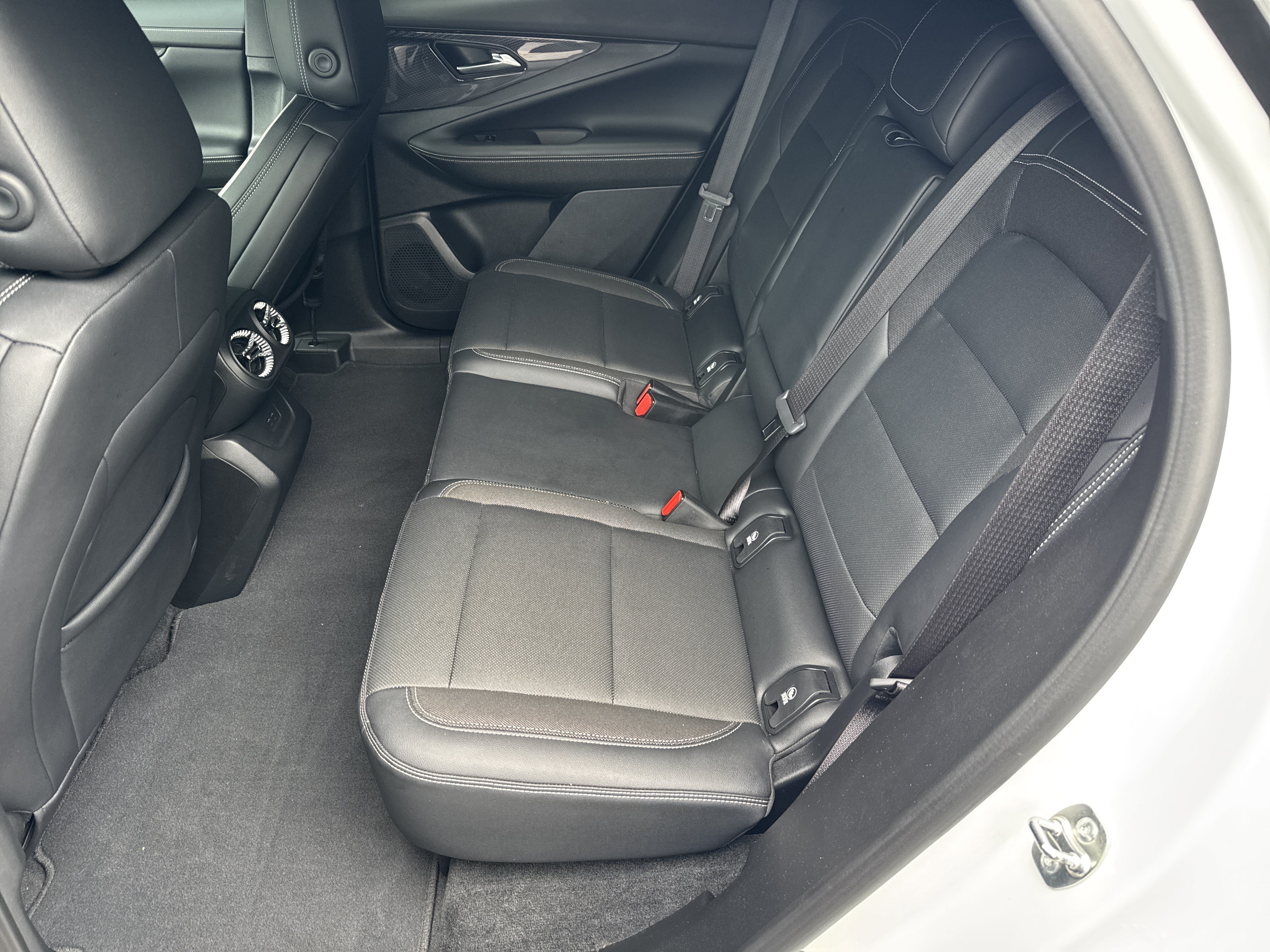 Certified 2024 Chevrolet Blazer EV LT AWD/4WD image 22