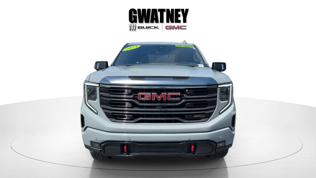 Used 2024 GMC Sierra 1500 AT4 w/ Technology Package AWD/4WD image 8