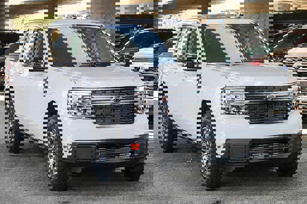 New 2024 Ford Maverick Lariat w/ 4K Tow Package image 3