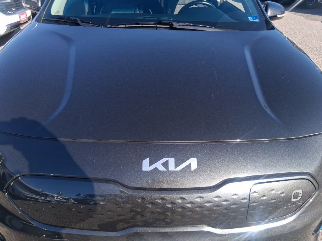 Certified 2022 Kia Niro EX w/ Cold Weather Package image 8