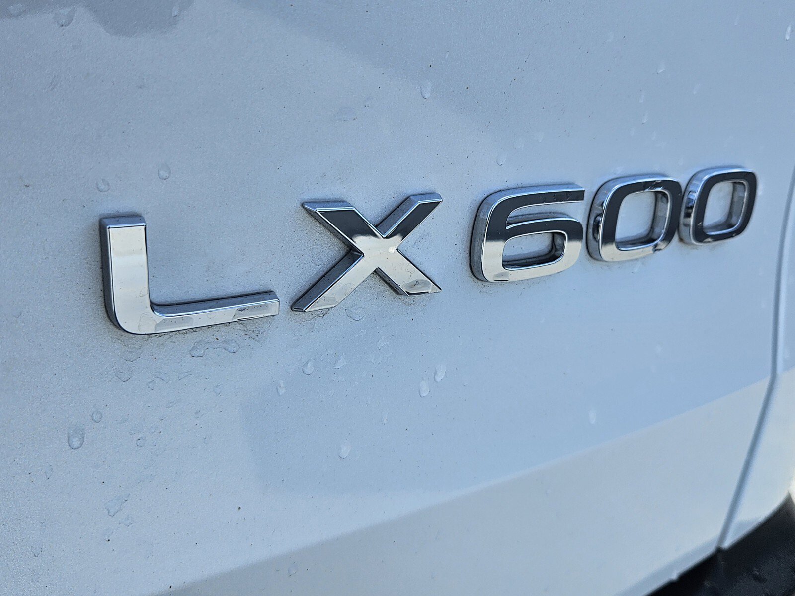Used 2023 Lexus LX 600 4WD w/ Appearance Package image 7