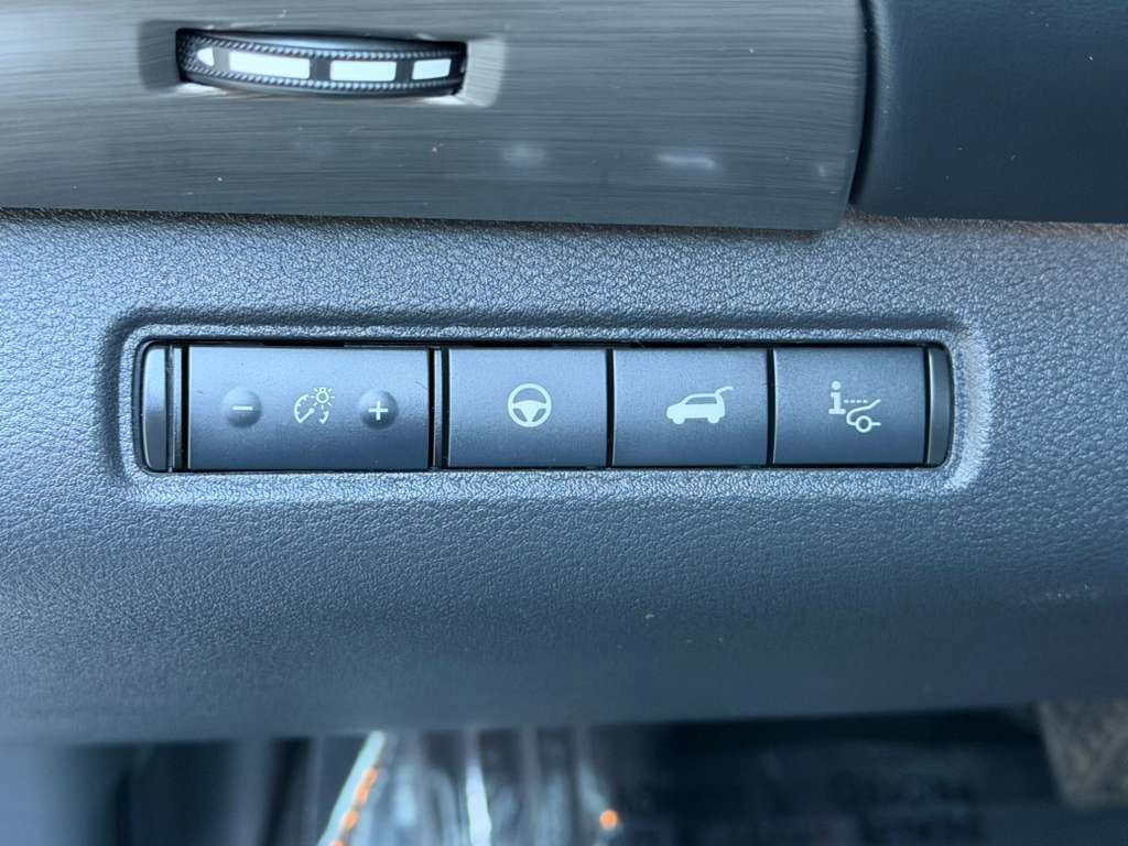 Used 2022 Nissan Pathfinder Platinum w/ Cargo Package image 34