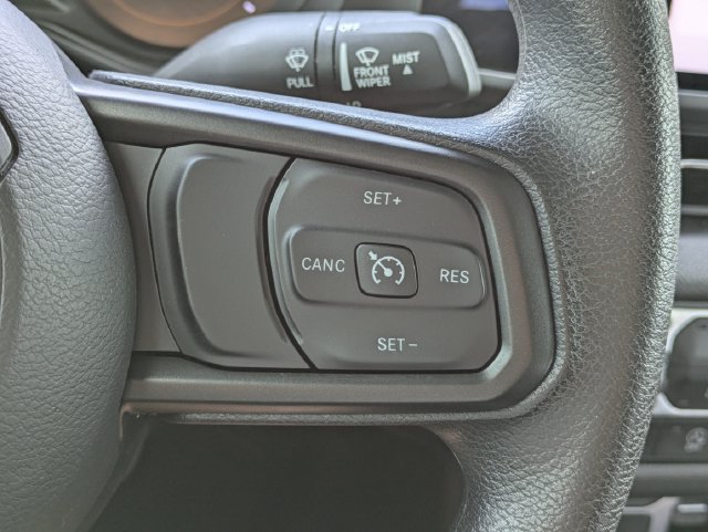 Certified 2025 Jeep Gladiator Overland AWD/4WD image 18