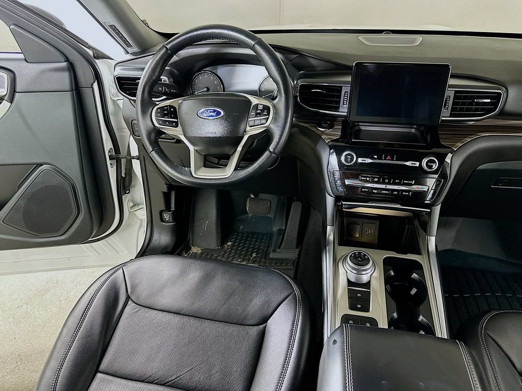 Used 2023 Ford Explorer Limited w/ Equipment Group 301A RWD image 18