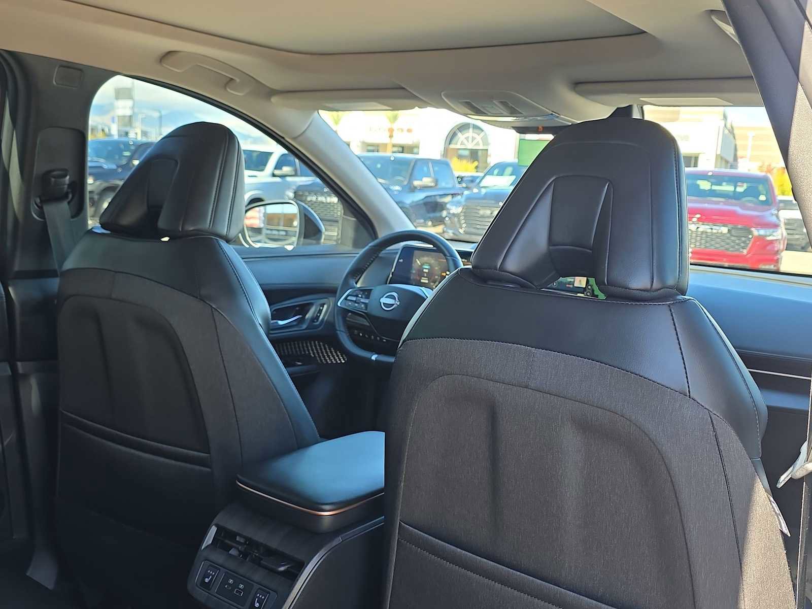 Used 2023 Nissan Ariya AWD image 15