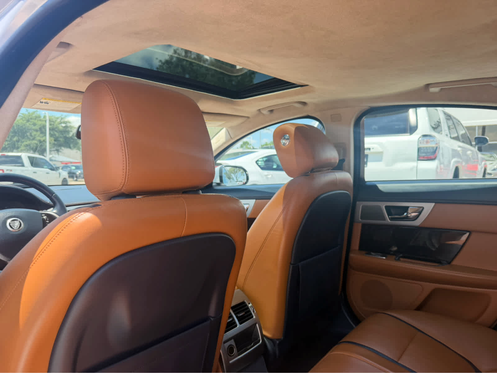 Used 2012 Jaguar XF Portfolio RWD image 23