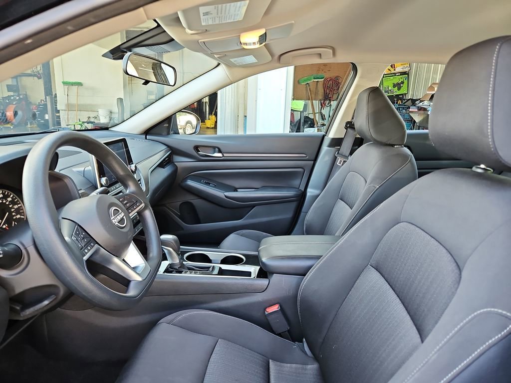 Used 2024 Nissan Altima 2.5 SV image 21