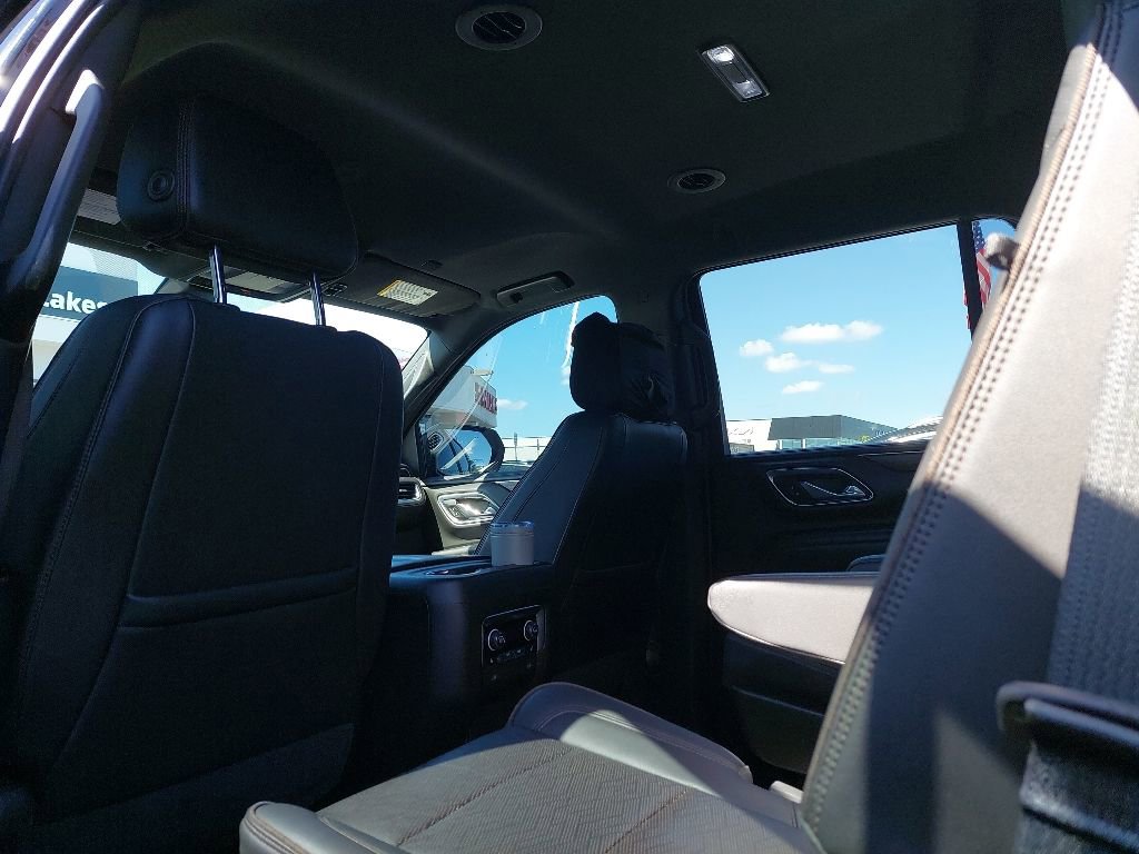 Used 2021 Chevrolet Tahoe High Country AWD/4WD image 11