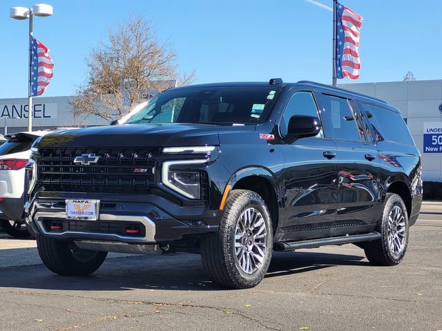 Used 2025 Chevrolet Suburban Z71 image 10