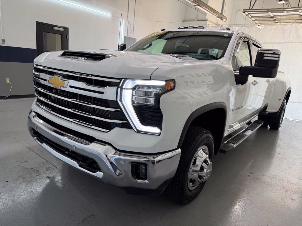 Used 2024 Chevrolet Silverado 3500 LTZ w/ LTZ Plus Package AWD/4WD image 40