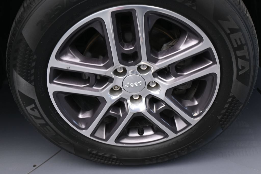 Used 2020 Jeep Compass Latitude FWD image 45